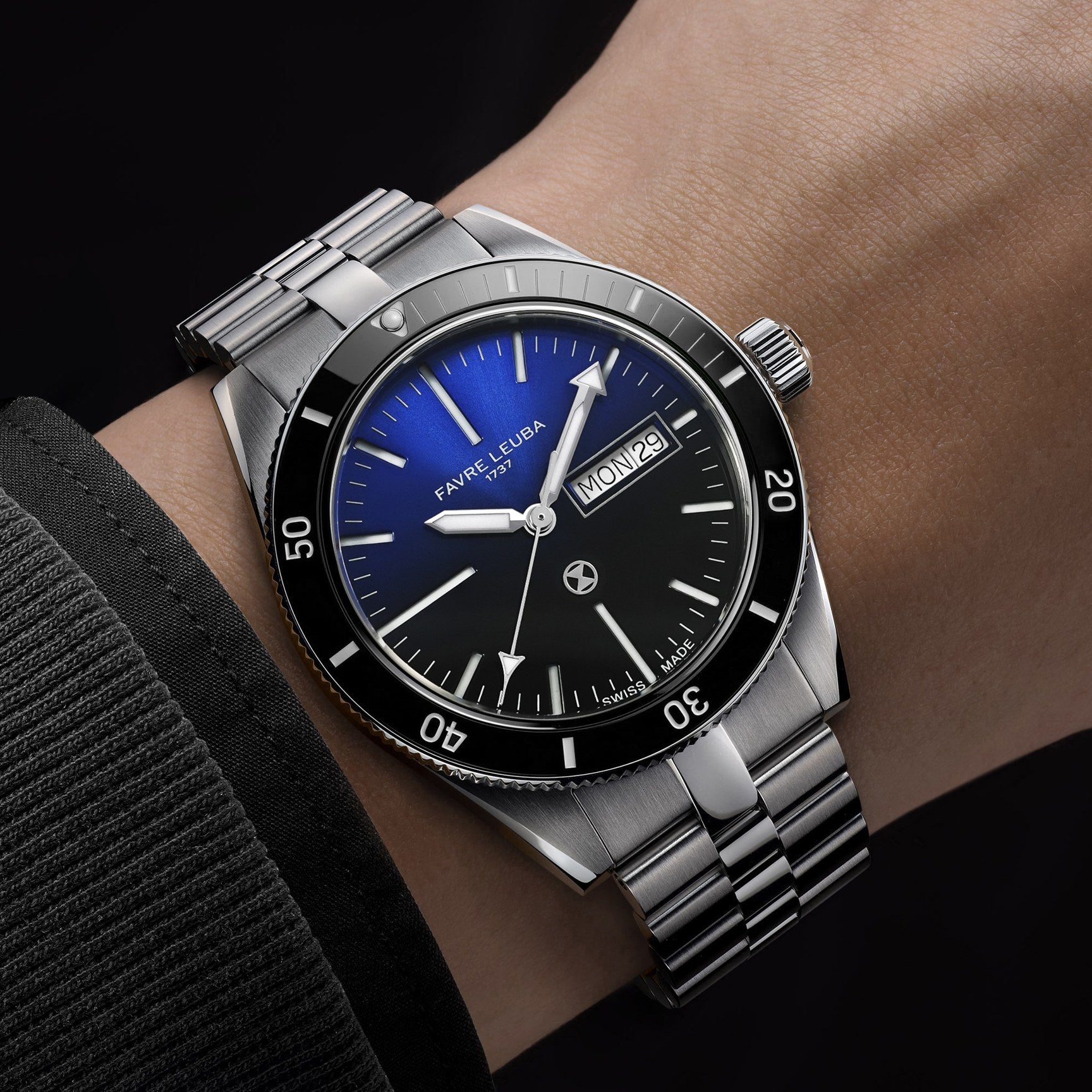 FAVRE LEUBA Deep Raider Day Date – Blue Dial, Steel Bracelet — 2