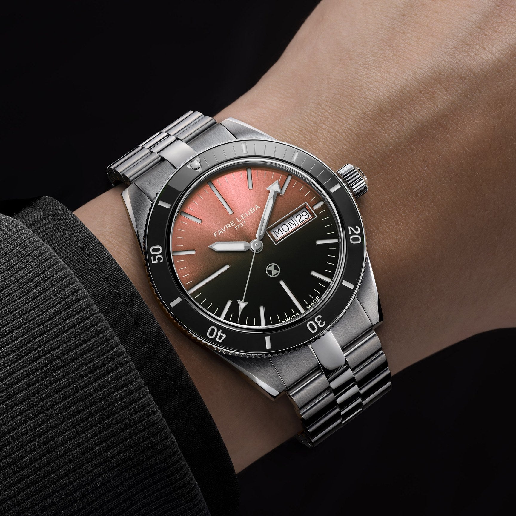 FAVRE LEUBA Deep Raider Day Date – Salmon Dial, Steel Bracelet — 3