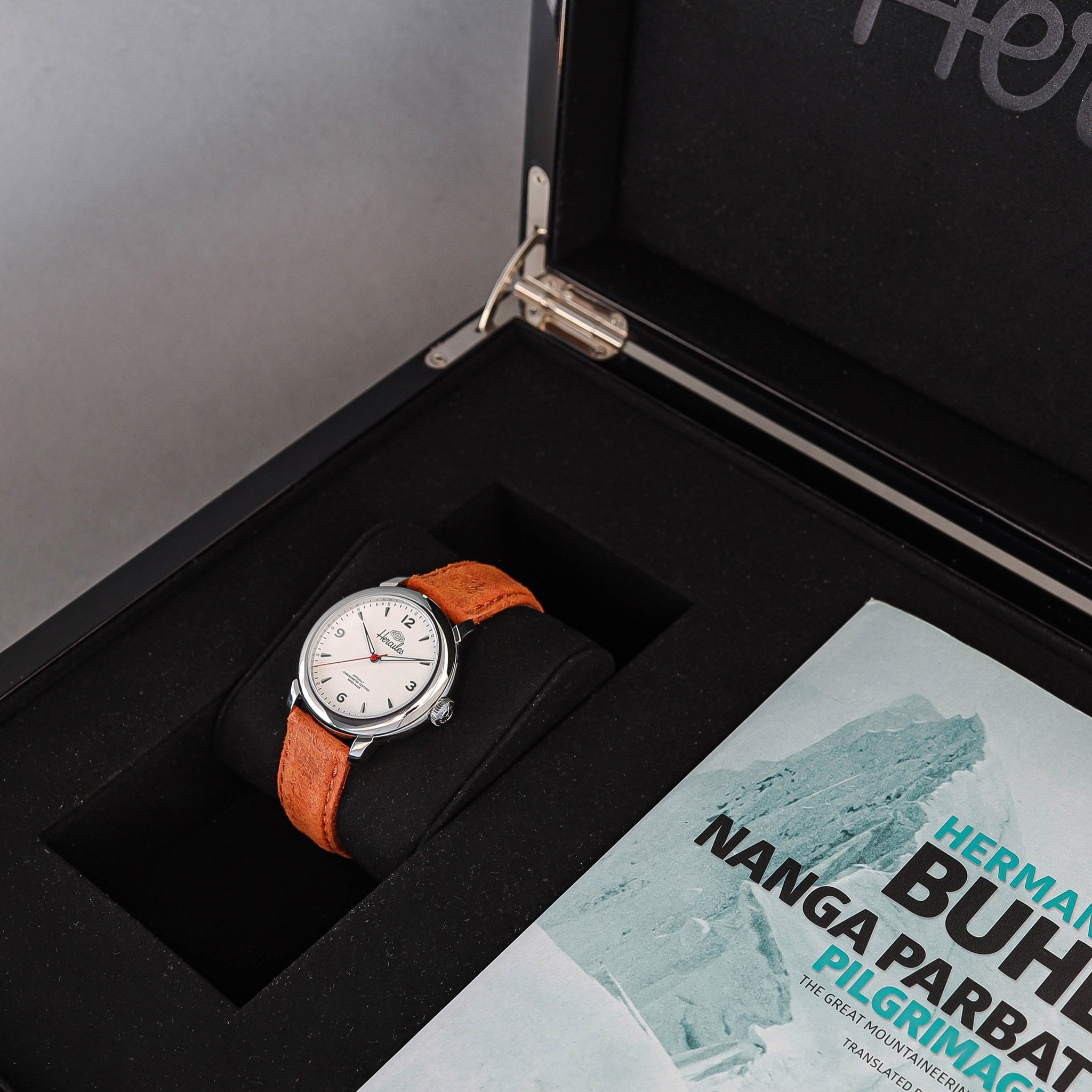 HP Hercules Hercules Hand-Wound – Steel — presentation box and book