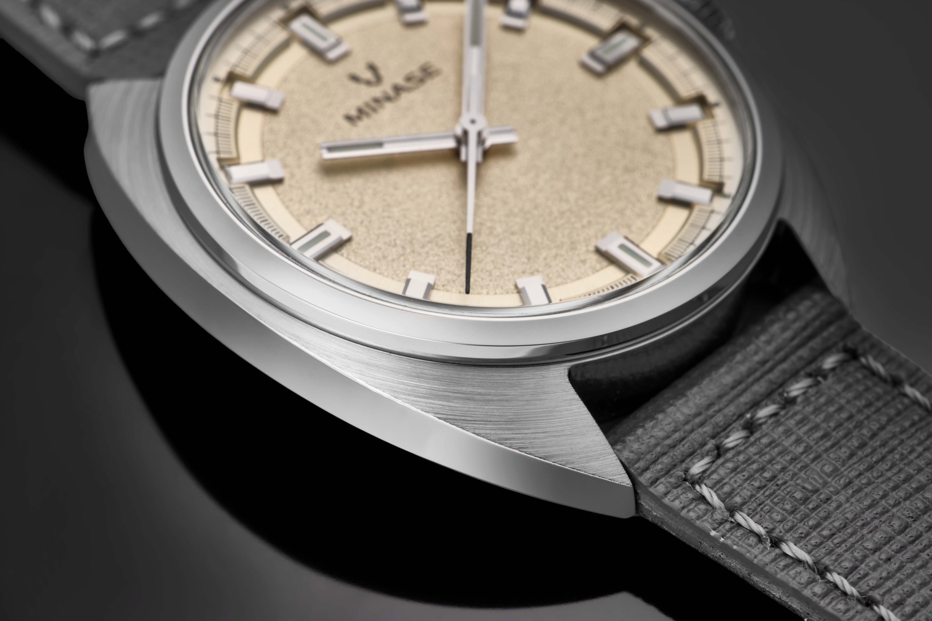 MINASE MASTER CRAFT J3 case macro