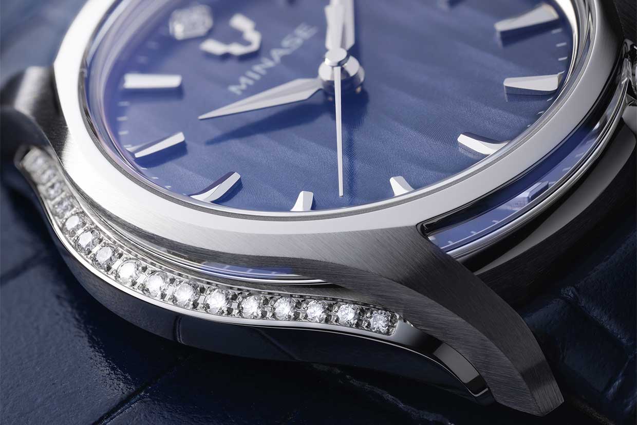 LUNA ARCH sapphire crystal